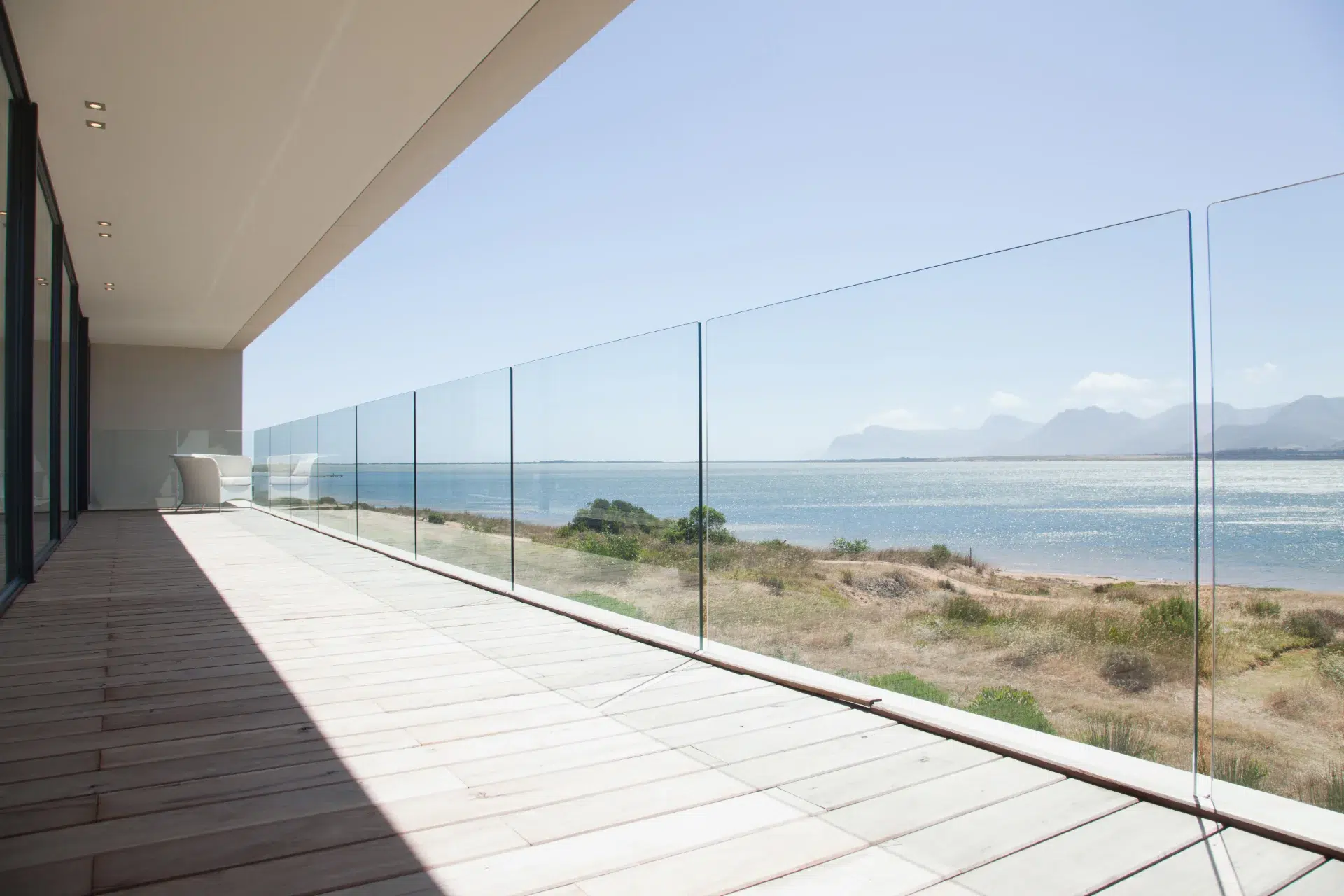 VLX 120 Glass Railing System in Dallas, TX | Meridian Windows and Doors Dallas - detail 1